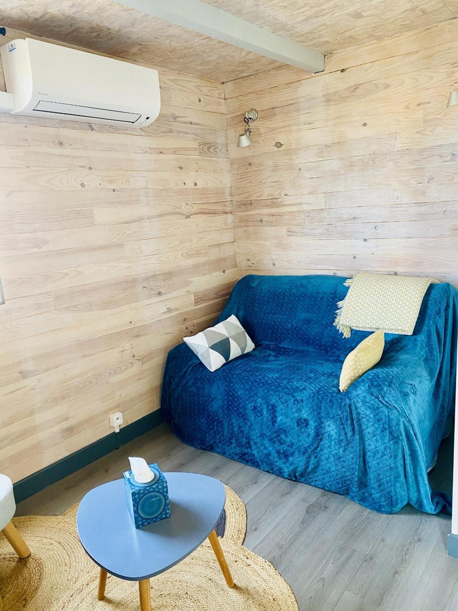 Chalet Atypique Au Calme Avec Emplacement Ideal Soubise Luaran gambar