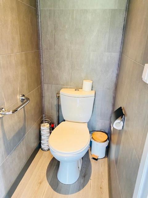 Chalet Atypique Au Calme Avec Emplacement Ideal Soubise Luaran gambar
