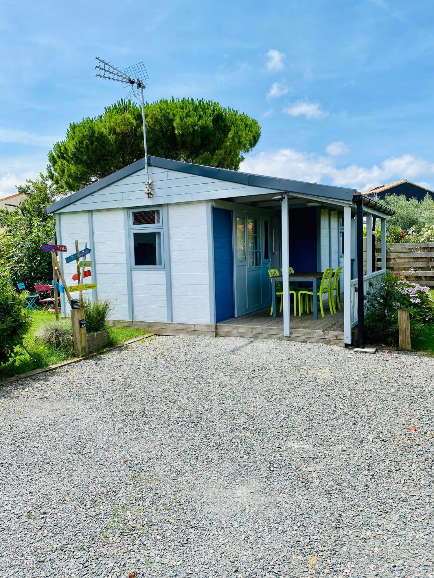 Chalet Atypique Au Calme Avec Emplacement Ideal Soubise Luaran gambar