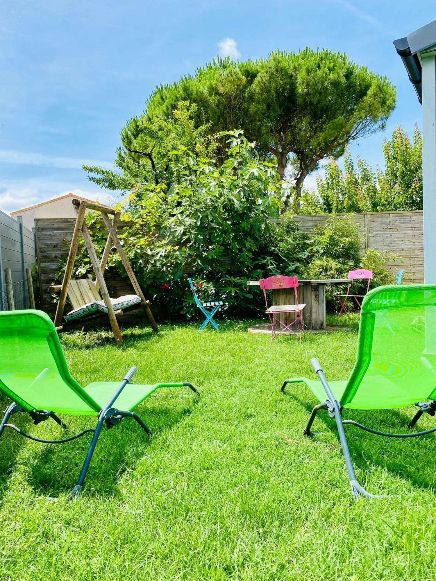 Chalet Atypique Au Calme Avec Emplacement Ideal Soubise Luaran gambar